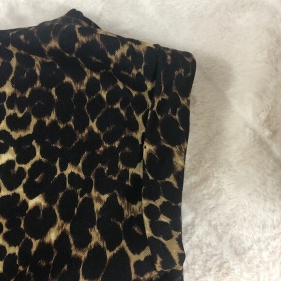 Lafayette 148 | Demetria Leopard Wool Surplice Top - Picture 7 of 8